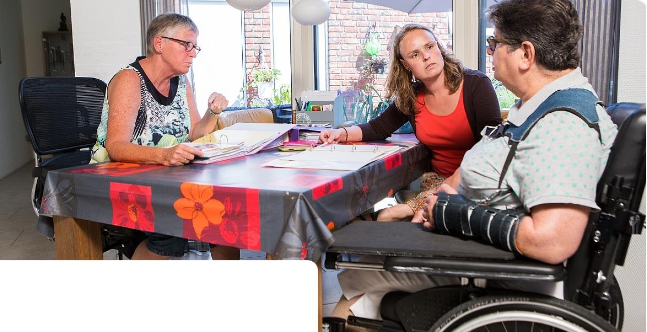 Yolanda, Sabine en Lummie aan de keukentafel